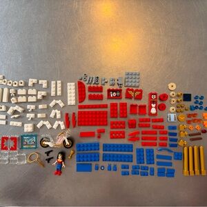 Used Lego DC Super Hero Girls Wonder Woman’s Dorm 41235